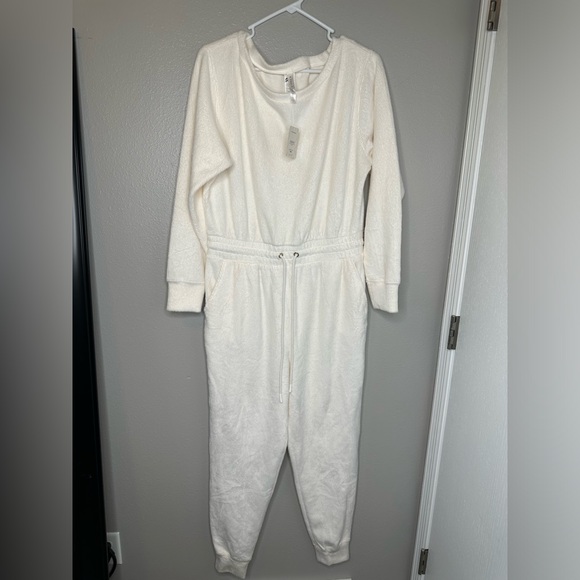 Fabletics Cozy Corduroy Off Shoulder Jumpsuit Size Large Bone One Piece - Picture 1 of 6